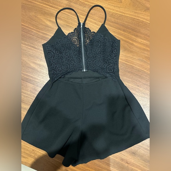 Windsor Romper with lace back zipper - Picture 2 of 8